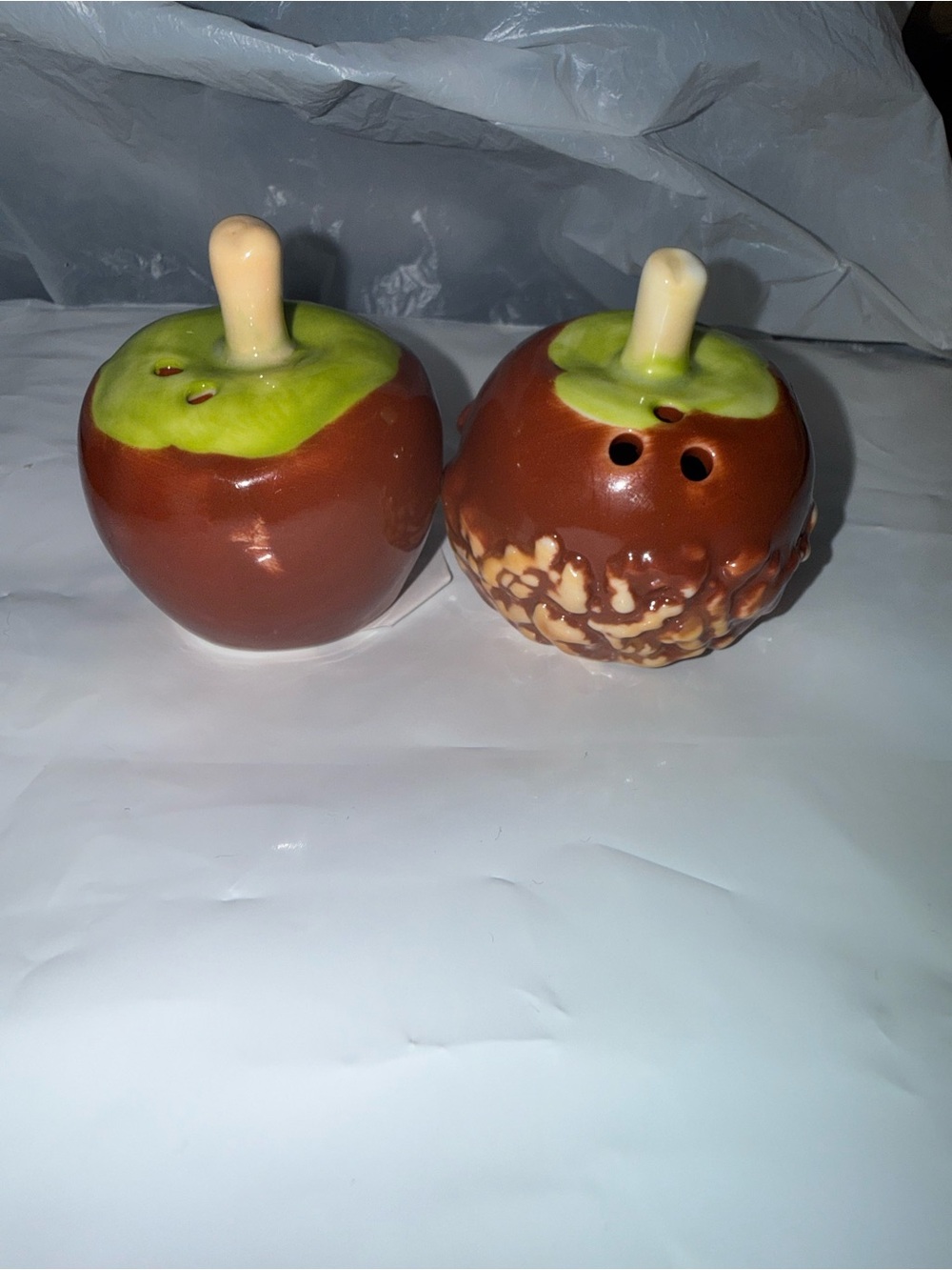 Cracker Barrel Caramel Apple Salt & Pepper Shakers - Green & Brown